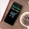 Telefon z wyświetloną opcją buy nowe pay later