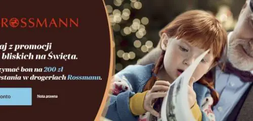 wnuczka z dziadkiem przeglądają katalog