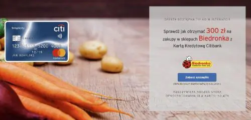 warzywa na drewnianym blacie i karta kredytowa simplicity