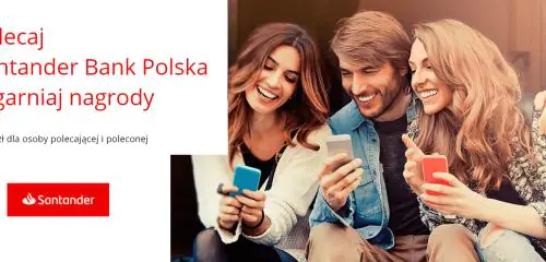 dwie kobiety i mężczyzna ze smartfonami w dłoniach