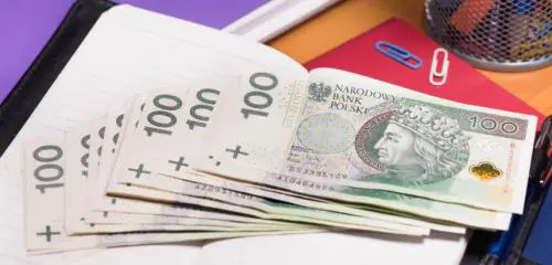 pieniądze na notatniku