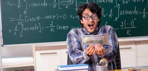 Nauczyciel, który siedzi w klasie