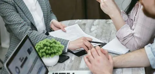 Podpisanie umowy o kredyt hipoteczny z partnerem
