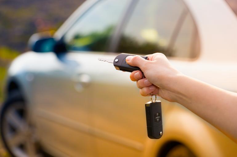 autoalarm w samochodzie