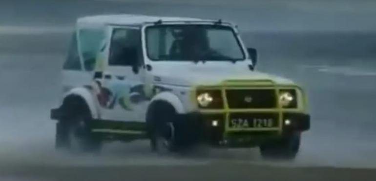 Suzuki Samurai, Białe Auto, Auto z filmu "Młode Wilki"