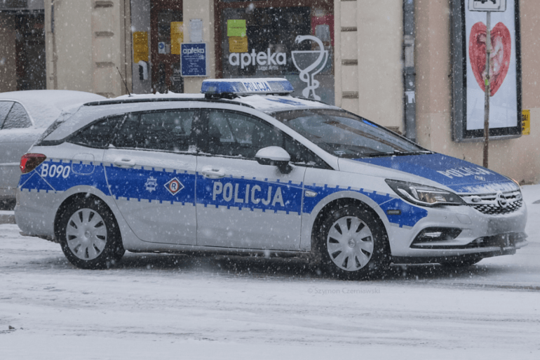zdjęcie radiowozu policyjnego Opel Astra K