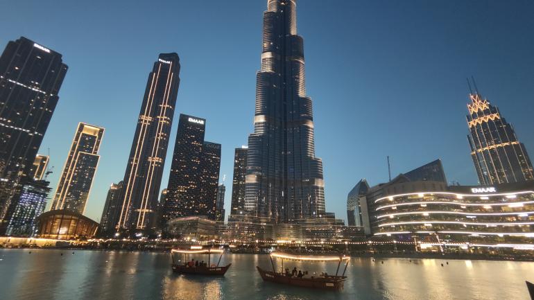 Wysokie wieżowce w Dubaju