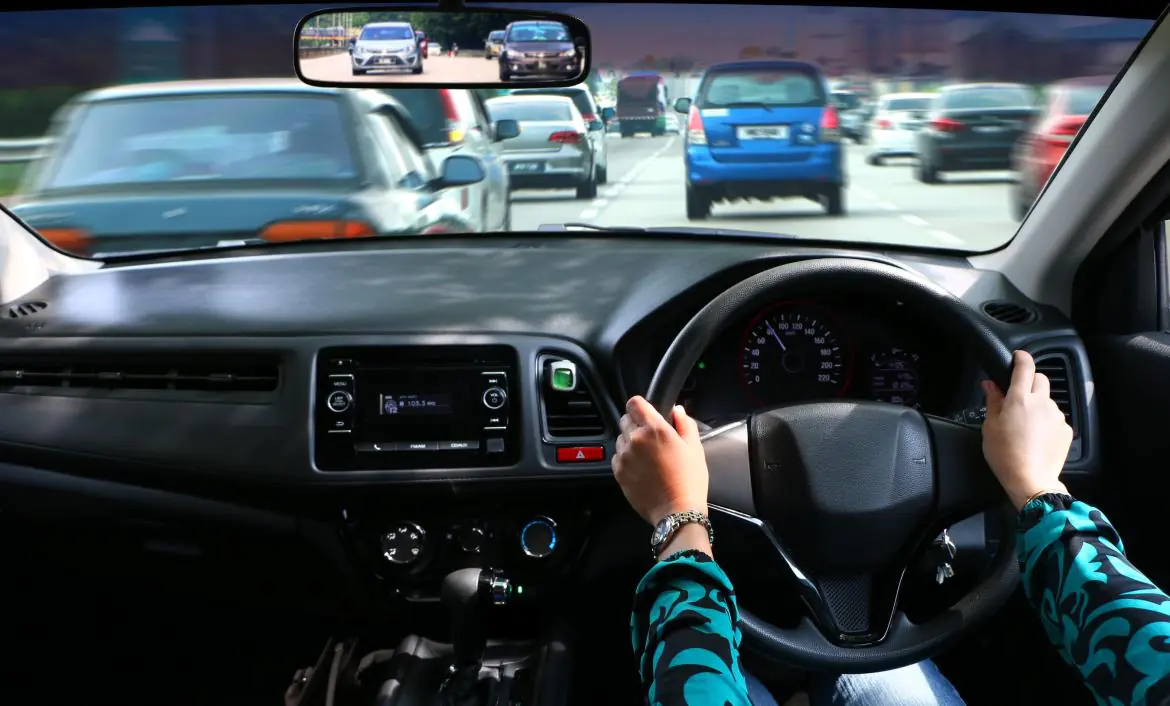 Jaka cena oc za auto z kierownicą po prawej stronie