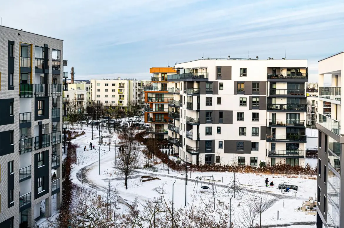 Osiedle w zimowej scenerii