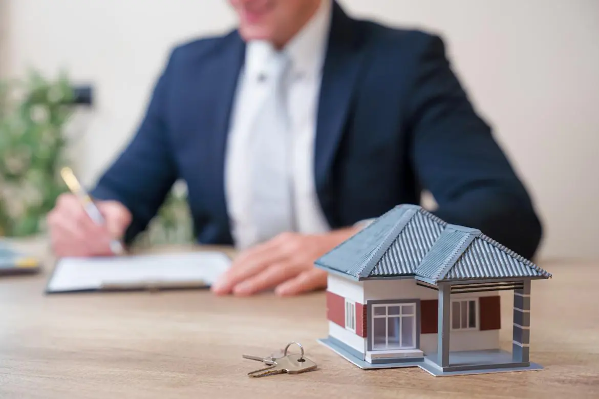 Makieta domu na biurku