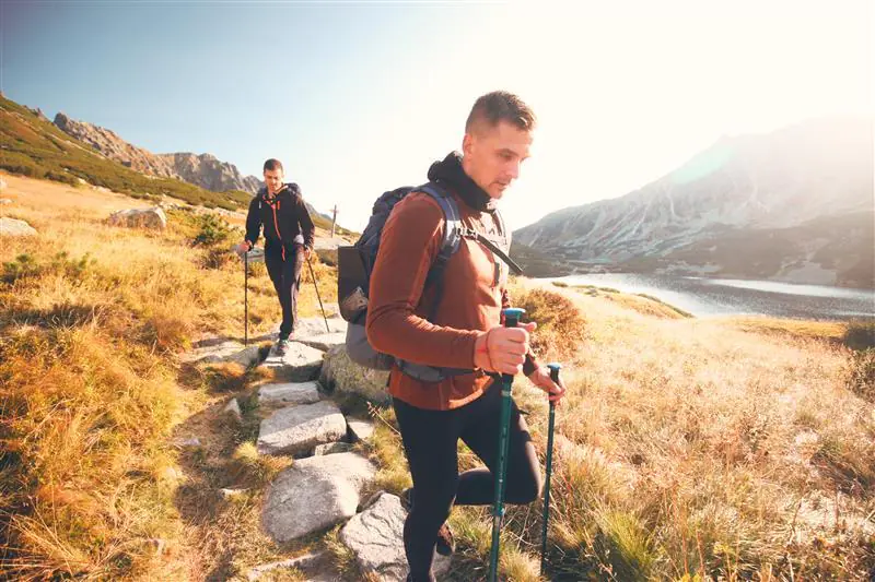 Mężczyźni w górach