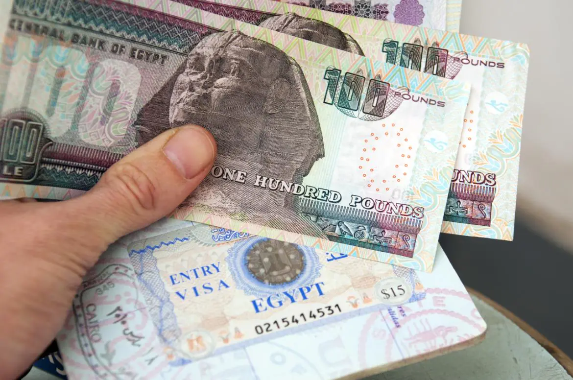 Egipskie banknoty i wiza