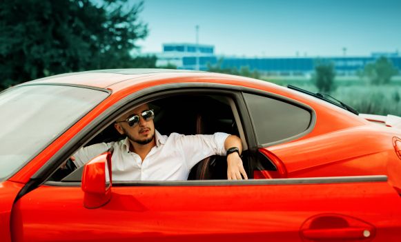 Najtańsza polisa na Ferrari FF - tylko 466 złotych za OC!