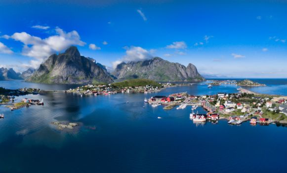 Skandynawski cud natury. Kiedy najlepiej jechać na fiordy norweskie?