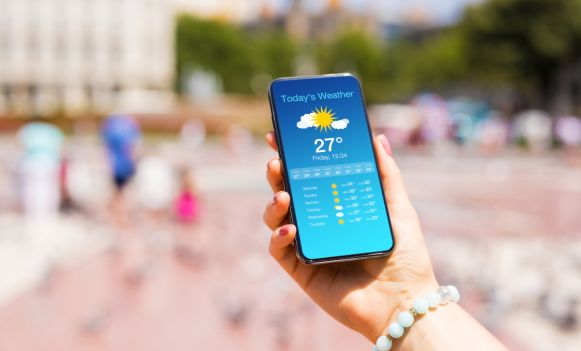 Te aplikacje musisz mieć w telefonie! Jak sprawdzać prognozę pogody w podróży?
