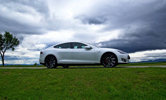 Tesla Model S - dane techniczne, cena, ubezpieczenie
