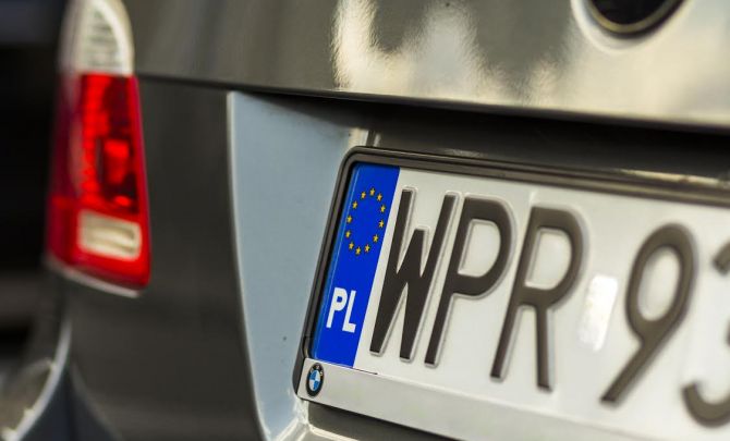 Tablice rejestracyjne – sprawdź, skąd pochodzą samochody na polskich drogach