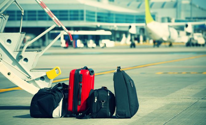 Przewóz bagażu samolotem – limity rozmiaru i wagi w liniach lotniczych