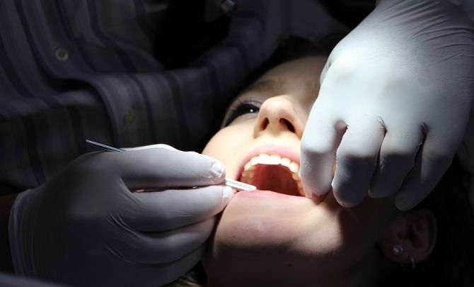Czy prywatne ubezpieczenie zdrowotne pokrywa koszty wizyty u stomatologa?