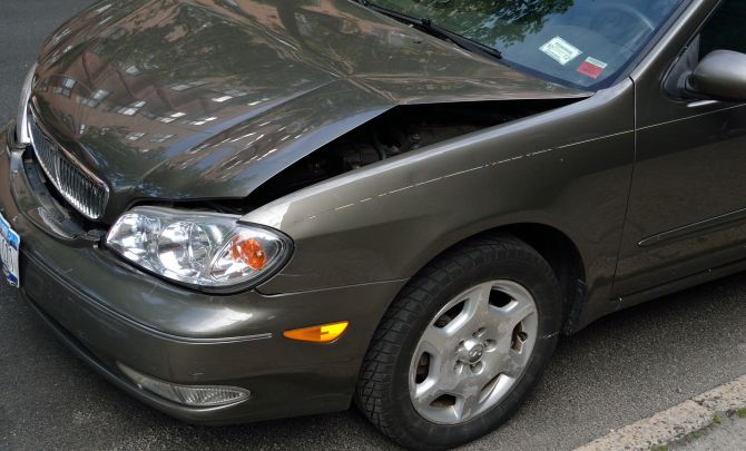 Kupno uszkodzonego samochodu – co warto wiedzieć?
