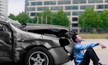 kierowca zastanawia się, czy dostanie odszkodowanie z AC