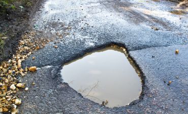 Dziura w drodze