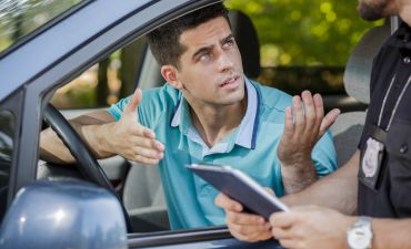 kierowca kupił ubezpieczenie OC z wsteczną datą