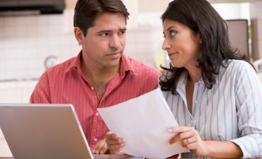 Młoda para chce zrezygnować z ubezpieczenia OC