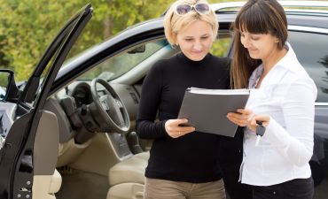 Ubezpieczająca sprawdza warunki umowy AC