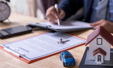 klient podpisuje umowę