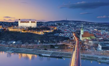 widok na Bratysławę i obwodnicę w ramach autostrady