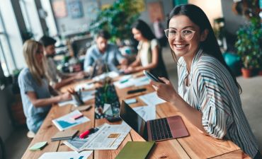 kolorowe parasolki niczym ubezpieczenia