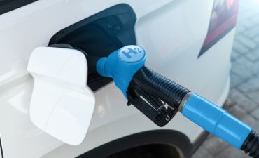 tankowanie samochodu z silnikiem wodorowym