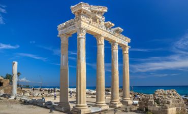 Side w Turcji, widok na murze i zabytkowe ruiny