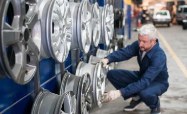 mechanik oceniający ET felgi