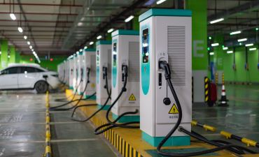 ładowarki dla samochodów z zielonymi tablicami rejestracyjnymi