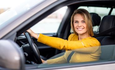 kobieta, która złożyła wypowiedzenie umowy AC