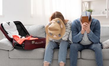 Zmartwione pary podróżne