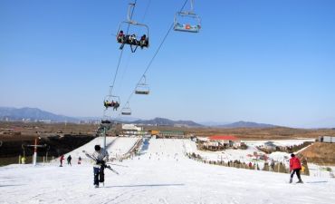 wyciąg krzesełkowy na stoku