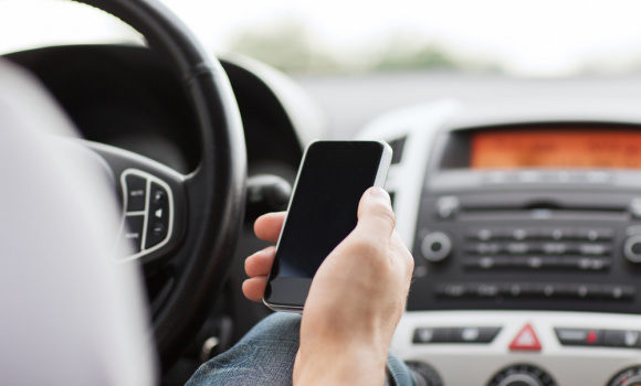 Aplikacja UFG Na wypadek – jak działa bezpłatna pomoc dla kierowców?