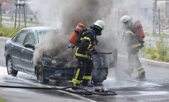 Pożary samochodów - zobacz, kiedy i gdzie jest ich najwięcej