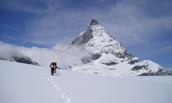 Gdzie jechać na narty do Szwajcarii? Przewodnik po najpiękniejszych kurortach
