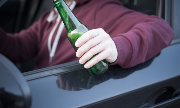 Alkohol na drodze – wypadki i kary w państwach UE