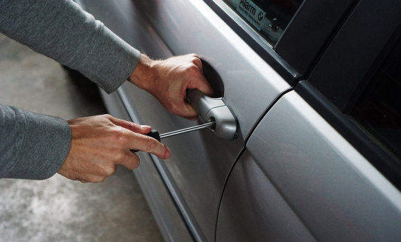 Kradzież samochodu – co zrobić, jak się zabezpieczyć?