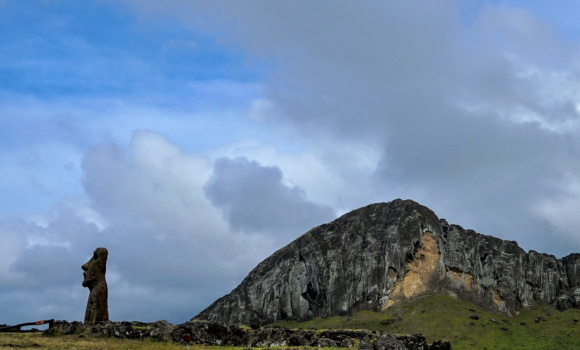 Wakacje na Wyspie Wielkanocnej. Odkryj tajemnice posągów moai