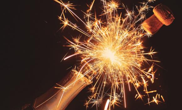 78 proc. Polaków już wie, gdzie spędzi Sylwestra. Większość przywita Nowy Rok w domu