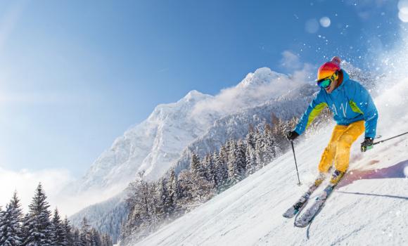 Kiedy zaczyna się sezon narciarski? Otwarcie popularnych stoków w Europie