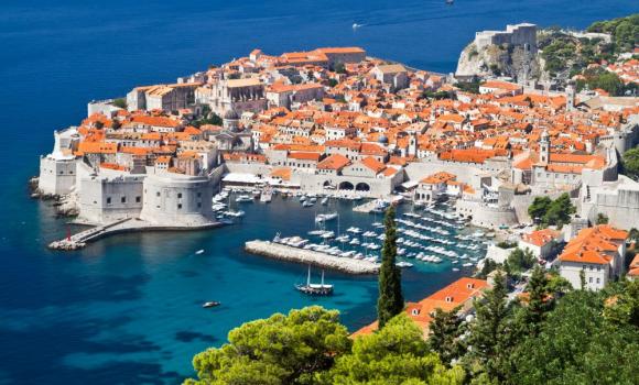Co piąty podróżujący za granicę Polak spędza wakacje w Chorwacji. O ile więcej zapłaci w tym roku?