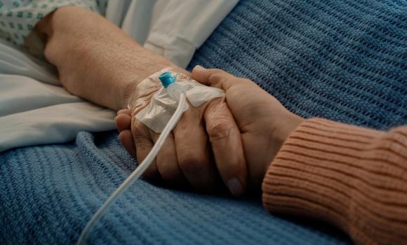 Ubezpieczenie na raka - co to jest i czy warto je mieć?