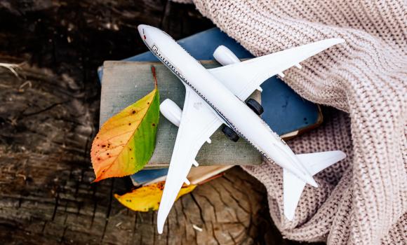 Długi weekend listopada: Polacy wybierają południe Europy, jeden kraj dominuje